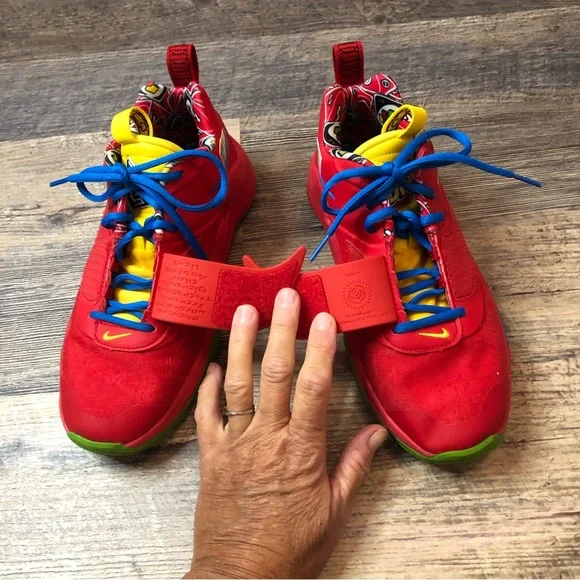 Uno x Nike Zoom Freak 3 Photo Red basketball - Size 6Y EUC worn once - Picture 3 of 10